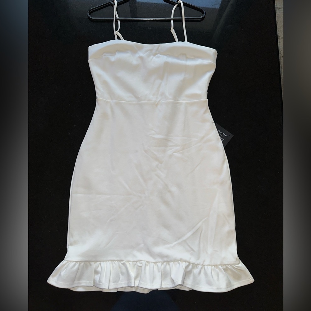 White mini dress. Size medium.